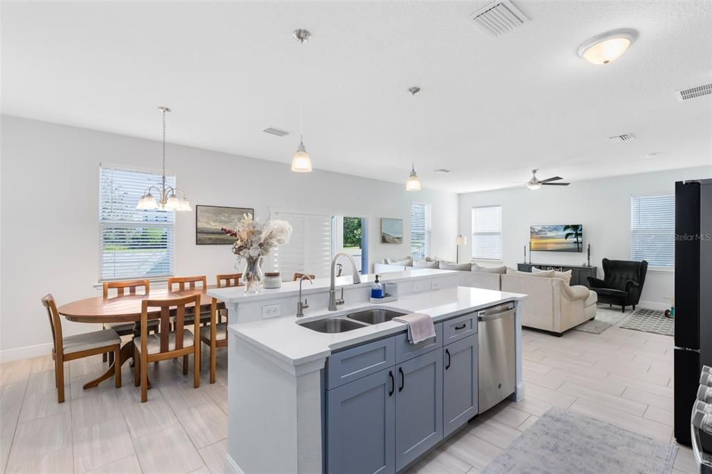 合同活跃: $505,000 (4 贝兹, 3 浴室, 2654 平方英尺)