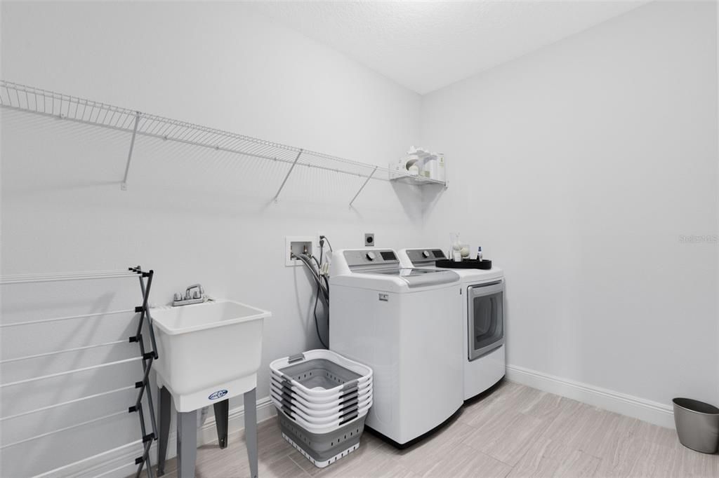 合同活跃: $505,000 (4 贝兹, 3 浴室, 2654 平方英尺)