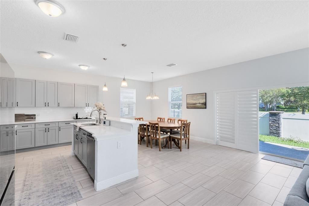 合同活跃: $505,000 (4 贝兹, 3 浴室, 2654 平方英尺)