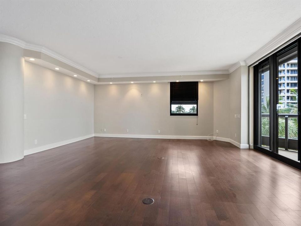 For Sale: $2,195,000 (3 beds, 4 baths, 3045 Square Feet)