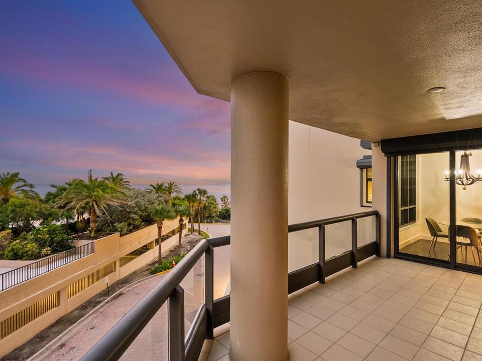 For Sale: $2,195,000 (3 beds, 4 baths, 3045 Square Feet)