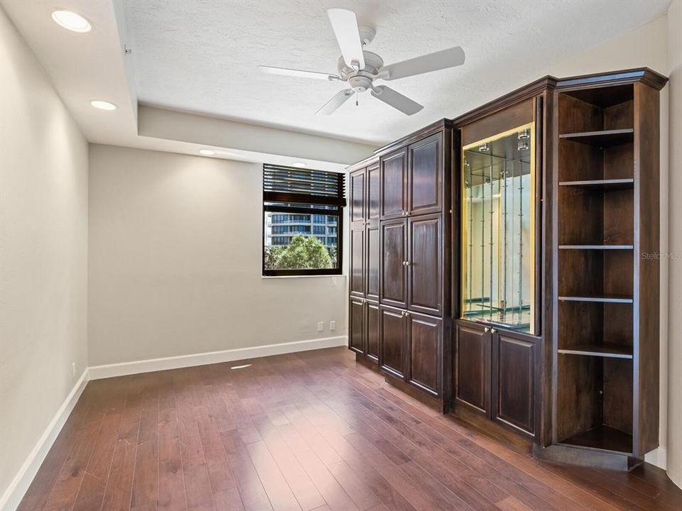 For Sale: $2,195,000 (3 beds, 4 baths, 3045 Square Feet)