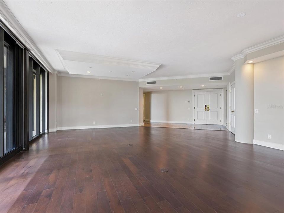 For Sale: $2,195,000 (3 beds, 4 baths, 3045 Square Feet)