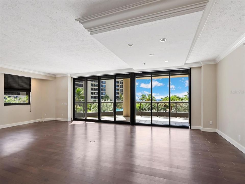 For Sale: $2,195,000 (3 beds, 4 baths, 3045 Square Feet)