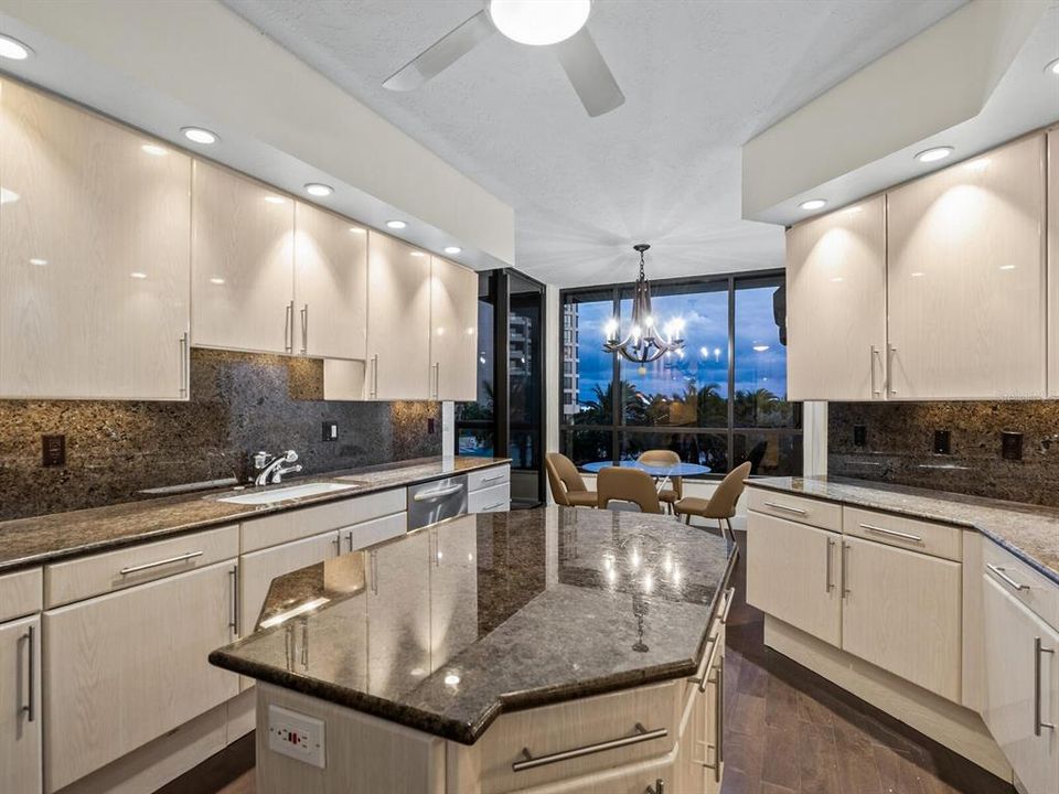 For Sale: $2,195,000 (3 beds, 4 baths, 3045 Square Feet)