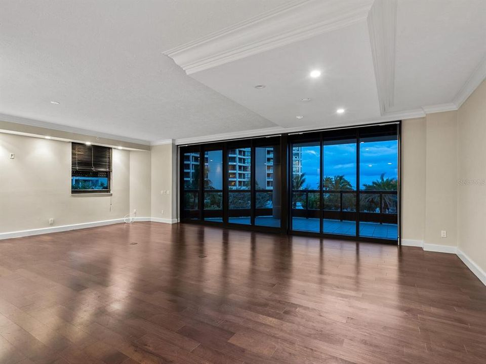 For Sale: $2,195,000 (3 beds, 4 baths, 3045 Square Feet)