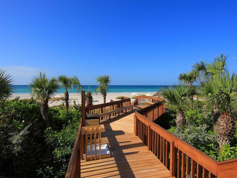 For Sale: $2,195,000 (3 beds, 4 baths, 3045 Square Feet)