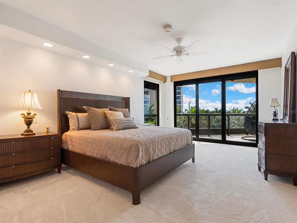 For Sale: $2,195,000 (3 beds, 4 baths, 3045 Square Feet)