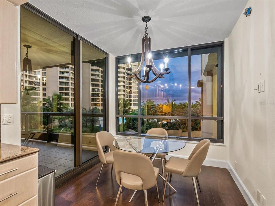 For Sale: $2,195,000 (3 beds, 4 baths, 3045 Square Feet)