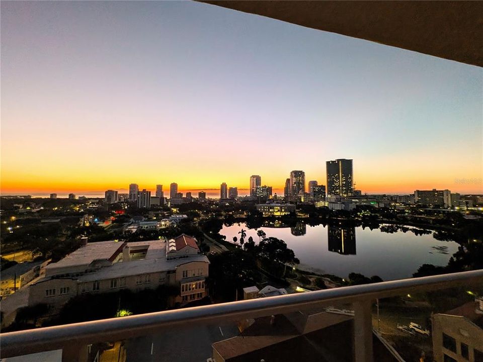 Activo con contrato: $1,564,000 (2 camas, 2 baños, 2052 Pies cuadrados)