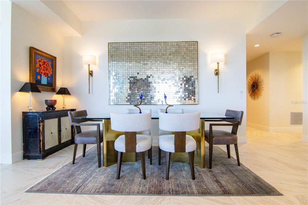 Activo con contrato: $1,564,000 (2 camas, 2 baños, 2052 Pies cuadrados)