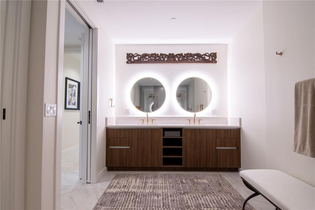 Activo con contrato: $1,564,000 (2 camas, 2 baños, 2052 Pies cuadrados)