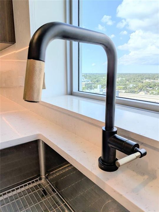 Activo con contrato: $1,564,000 (2 camas, 2 baños, 2052 Pies cuadrados)