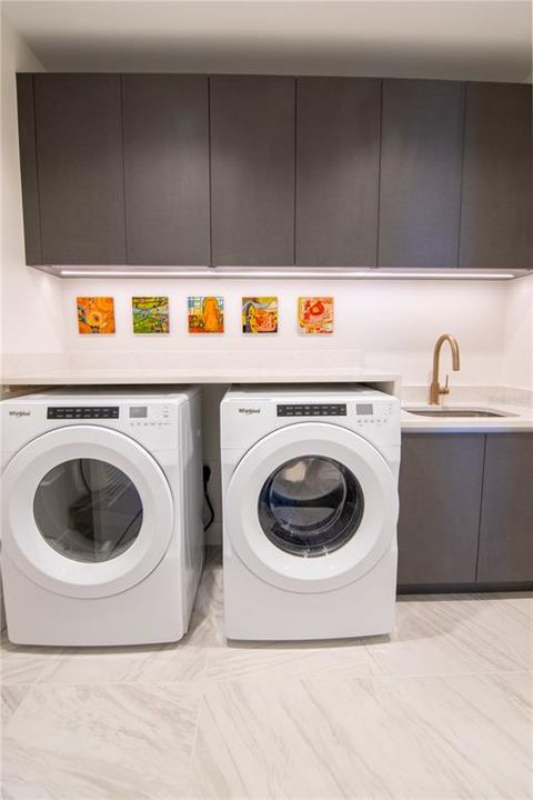 Activo con contrato: $1,564,000 (2 camas, 2 baños, 2052 Pies cuadrados)