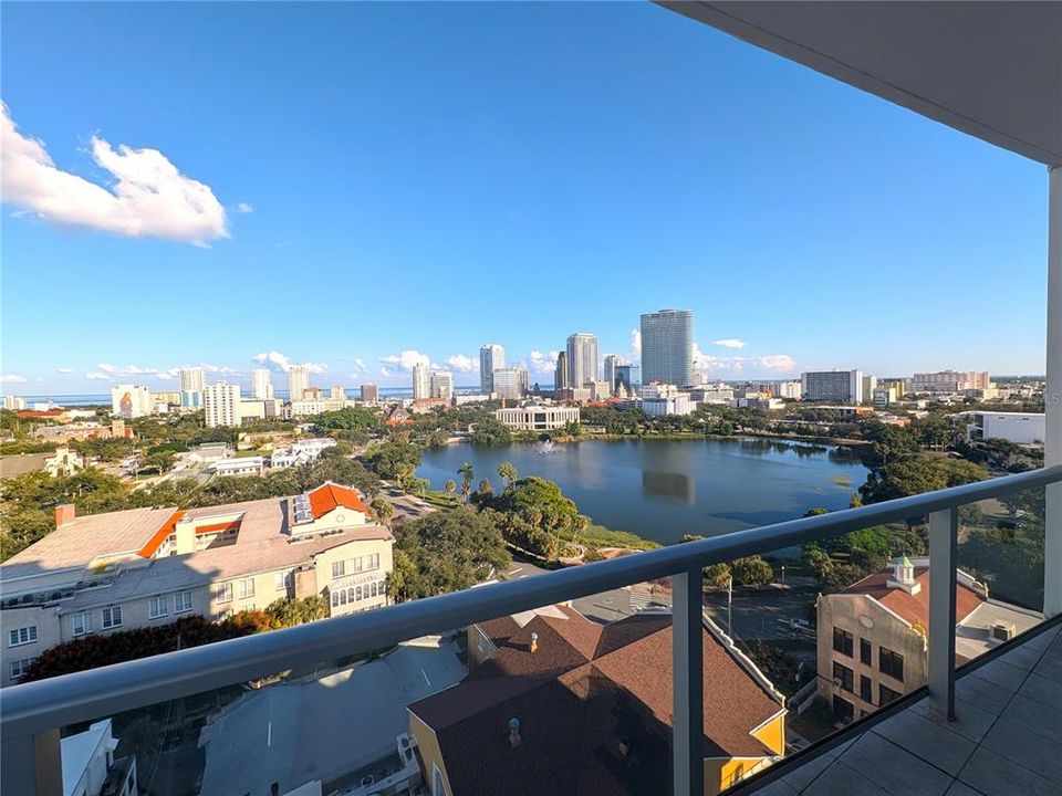 Activo con contrato: $1,564,000 (2 camas, 2 baños, 2052 Pies cuadrados)