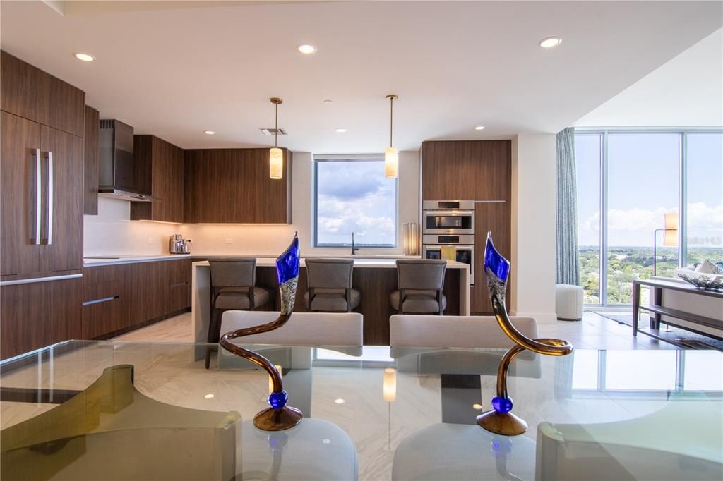 Activo con contrato: $1,564,000 (2 camas, 2 baños, 2052 Pies cuadrados)