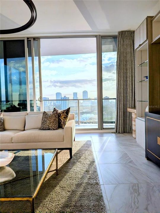 Activo con contrato: $1,564,000 (2 camas, 2 baños, 2052 Pies cuadrados)