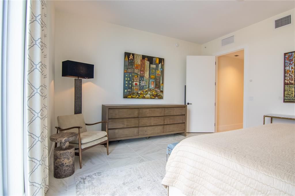 Activo con contrato: $1,564,000 (2 camas, 2 baños, 2052 Pies cuadrados)