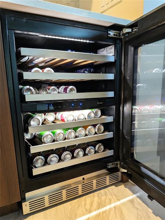 Activo con contrato: $1,564,000 (2 camas, 2 baños, 2052 Pies cuadrados)