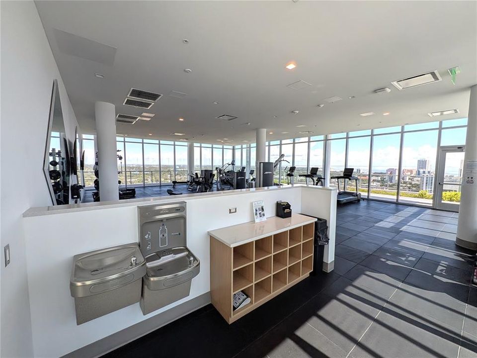 Activo con contrato: $1,564,000 (2 camas, 2 baños, 2052 Pies cuadrados)