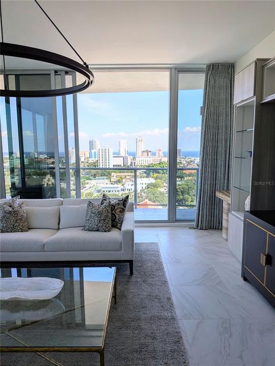 Activo con contrato: $1,564,000 (2 camas, 2 baños, 2052 Pies cuadrados)