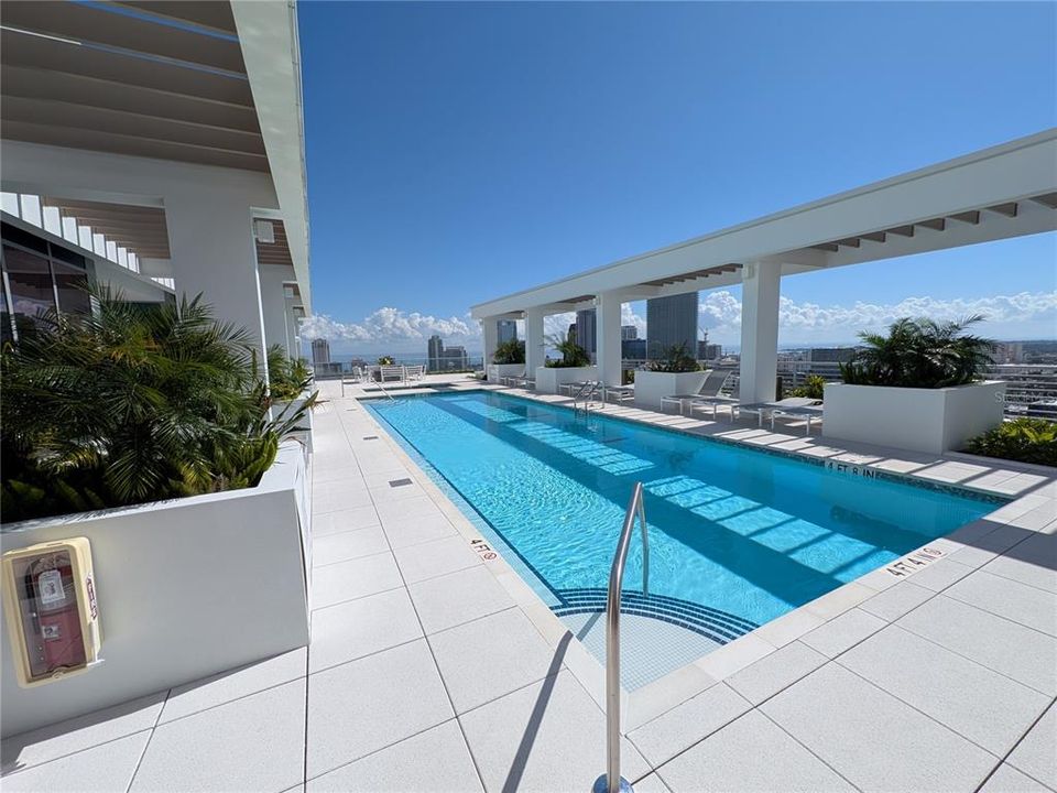 Activo con contrato: $1,564,000 (2 camas, 2 baños, 2052 Pies cuadrados)