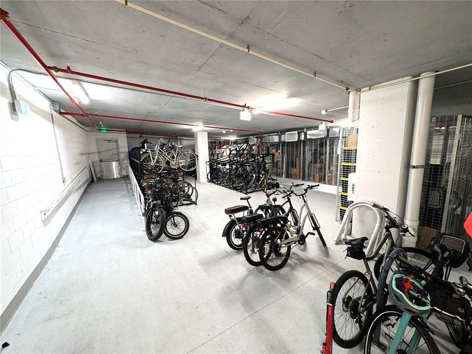 Activo con contrato: $1,564,000 (2 camas, 2 baños, 2052 Pies cuadrados)