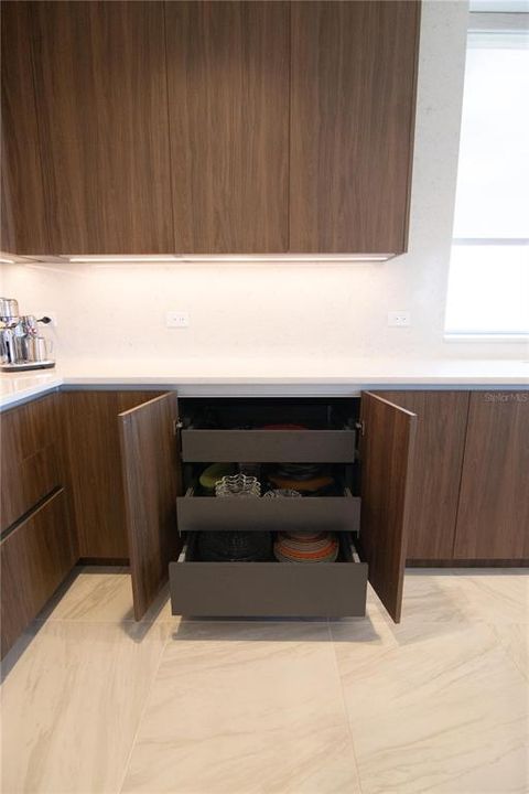 Activo con contrato: $1,564,000 (2 camas, 2 baños, 2052 Pies cuadrados)