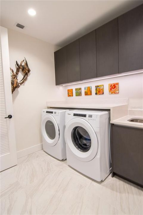 Activo con contrato: $1,564,000 (2 camas, 2 baños, 2052 Pies cuadrados)