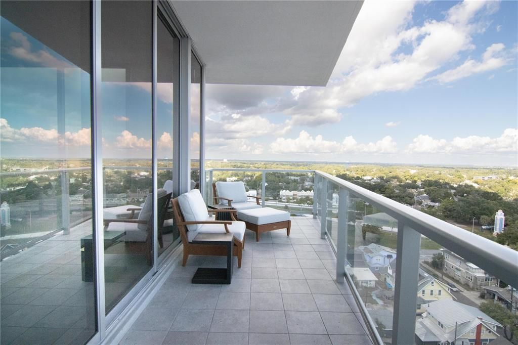 Activo con contrato: $1,564,000 (2 camas, 2 baños, 2052 Pies cuadrados)