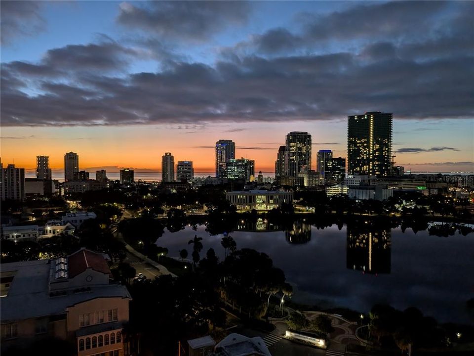 Activo con contrato: $1,564,000 (2 camas, 2 baños, 2052 Pies cuadrados)