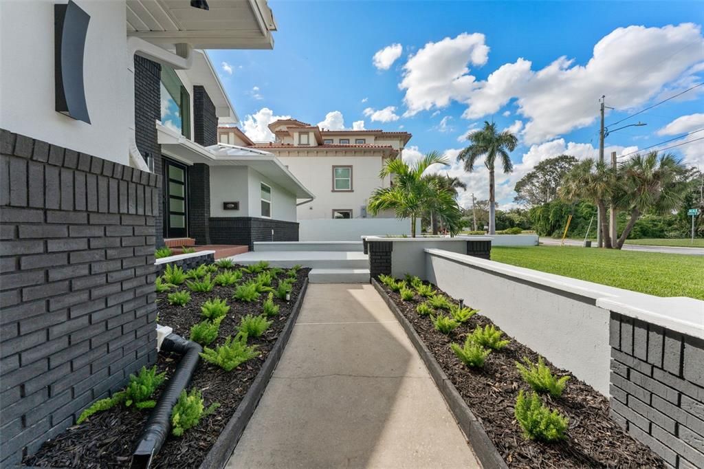 待售: $2,500,000 (4 贝兹, 2 浴室, 3062 平方英尺)