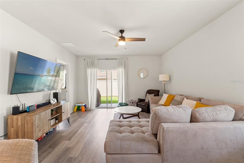 待售: $375,000 (3 贝兹, 2 浴室, 1546 平方英尺)