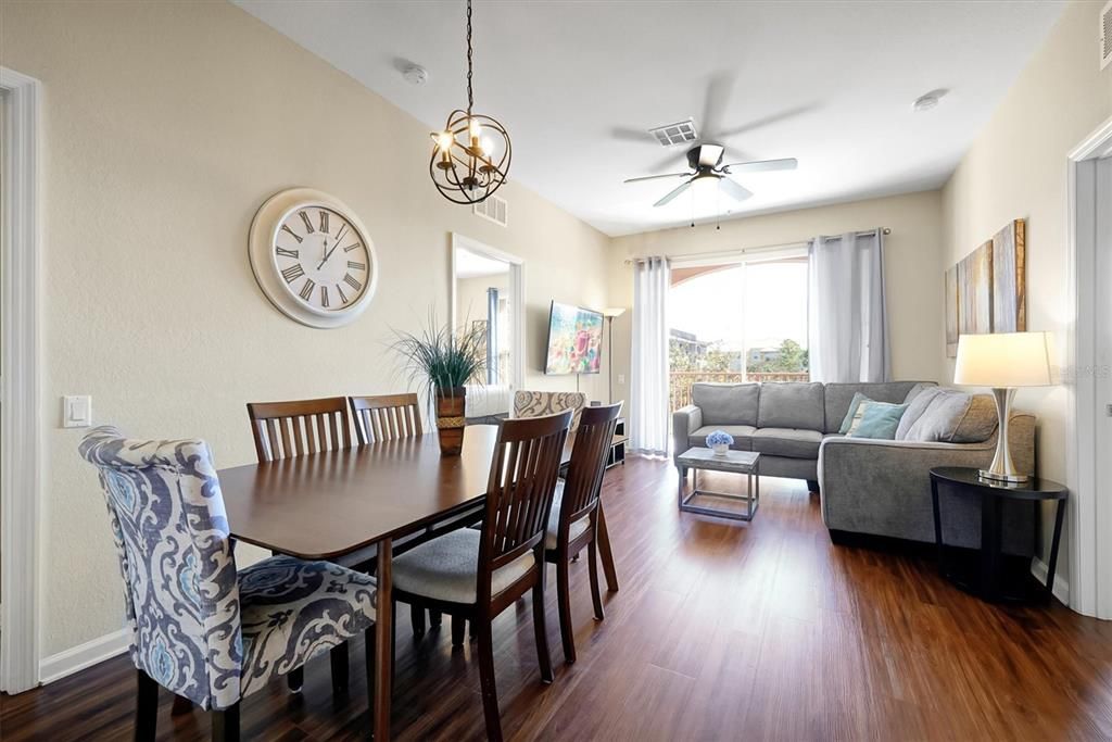 For Sale: $492,000 (3 beds, 2 baths, 1247 Square Feet)