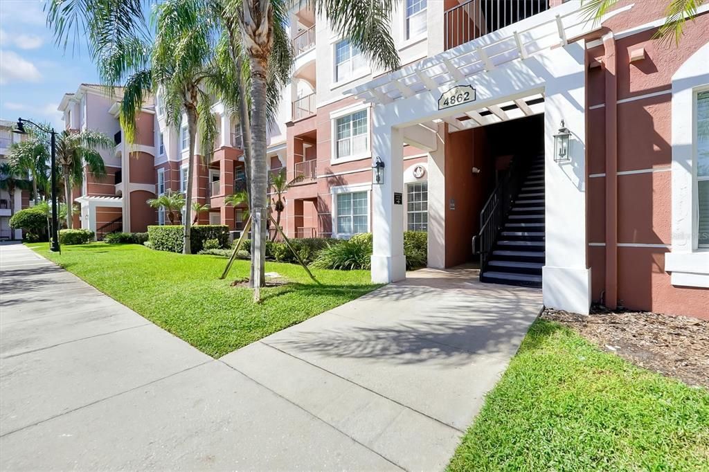 For Sale: $492,000 (3 beds, 2 baths, 1247 Square Feet)