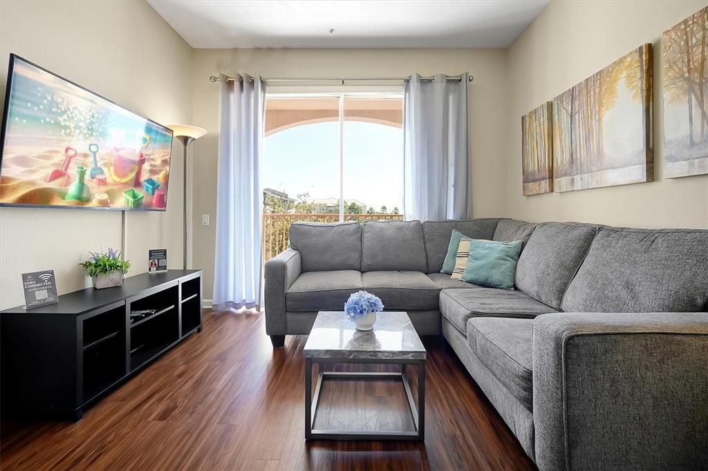 For Sale: $492,000 (3 beds, 2 baths, 1247 Square Feet)