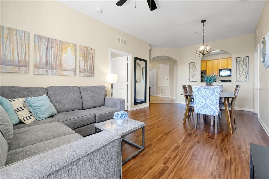 For Sale: $492,000 (3 beds, 2 baths, 1247 Square Feet)