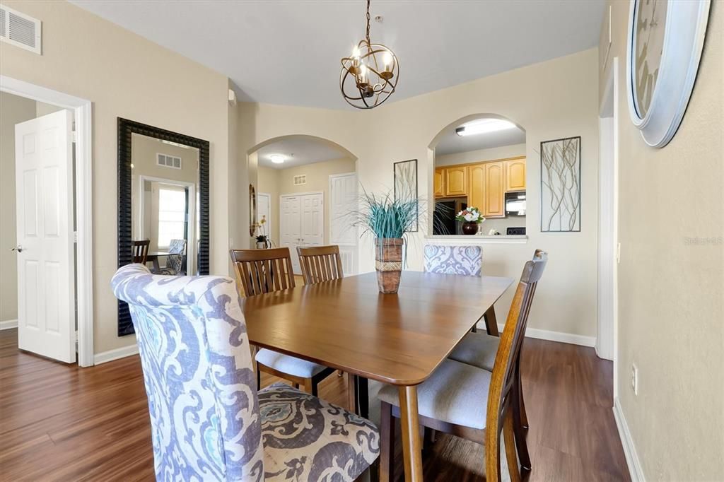 For Sale: $492,000 (3 beds, 2 baths, 1247 Square Feet)