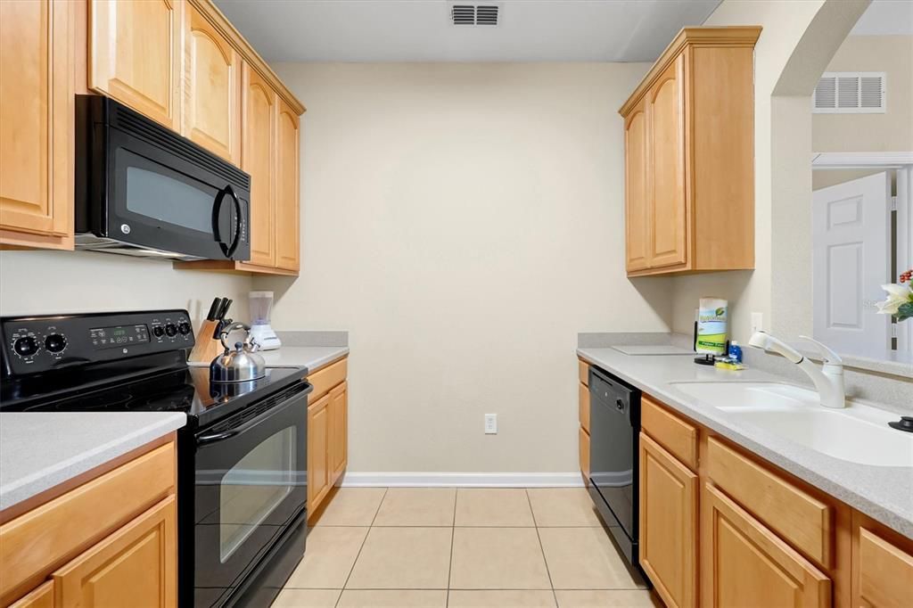 For Sale: $492,000 (3 beds, 2 baths, 1247 Square Feet)