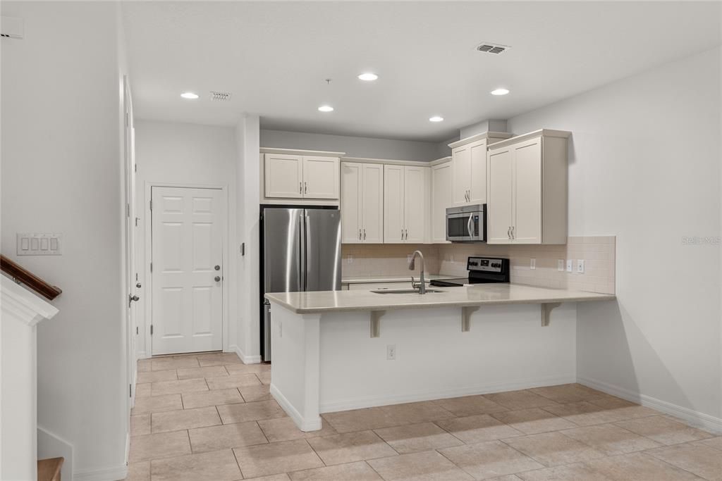 For Rent: $2,600 (3 beds, 3 baths, 1519 Square Feet)