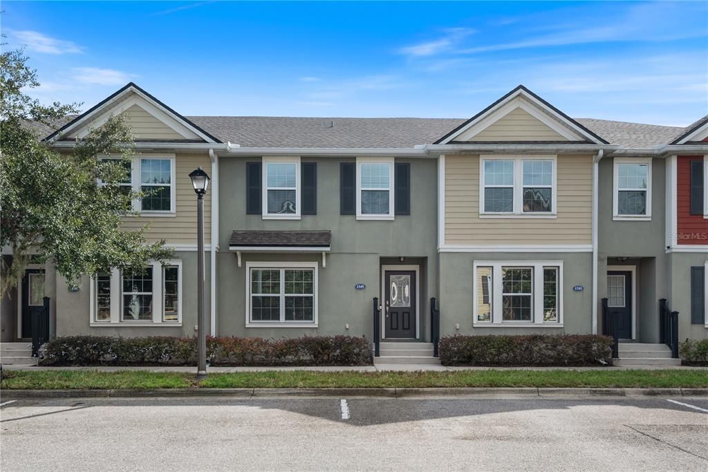 For Rent: $2,600 (3 beds, 3 baths, 1519 Square Feet)