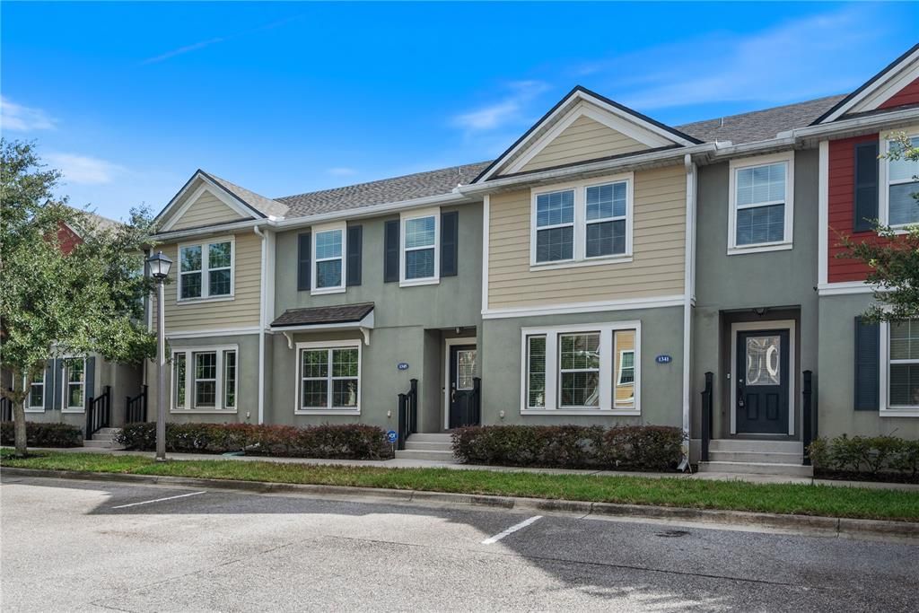 For Rent: $2,600 (3 beds, 3 baths, 1519 Square Feet)