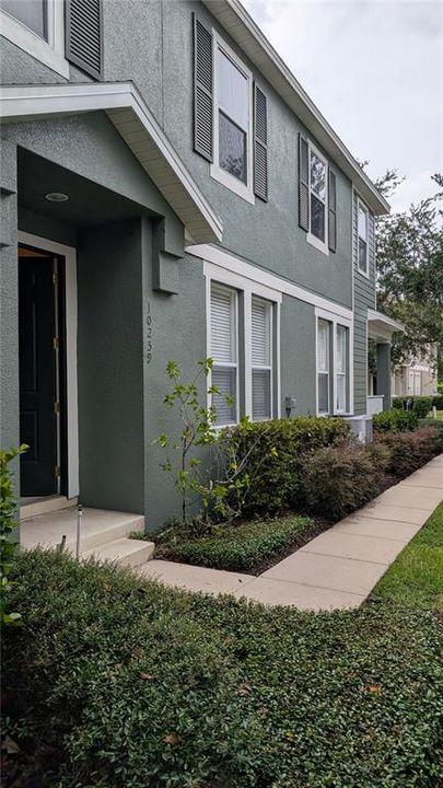 Active With Contract: $1,850 (2 beds, 2 baths, 1305 Square Feet)