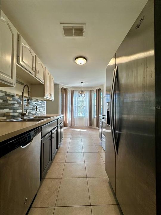 出租: $1,850 (2 贝兹, 2 浴室, 1174 平方英尺)