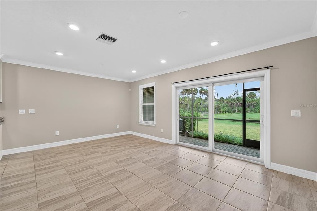 出租: $2,250 (3 贝兹, 2 浴室, 1575 平方英尺)