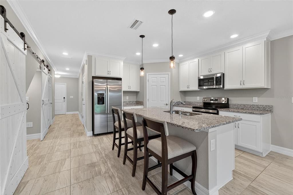 出租: $2,250 (3 贝兹, 2 浴室, 1575 平方英尺)