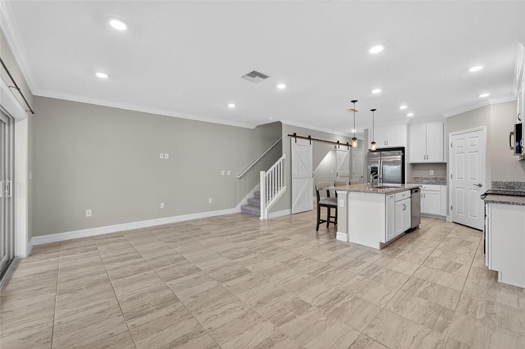 出租: $2,250 (3 贝兹, 2 浴室, 1575 平方英尺)