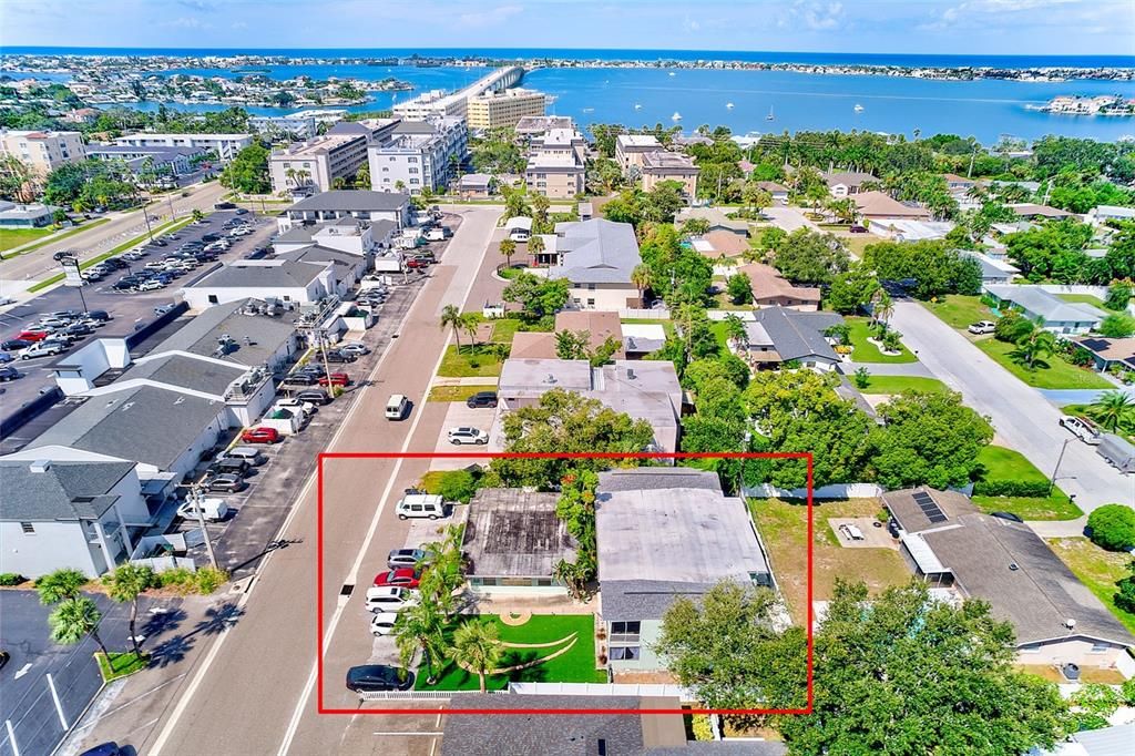 Active With Contract: $1,595 (2 beds, 1 baths, 840 Square Feet)