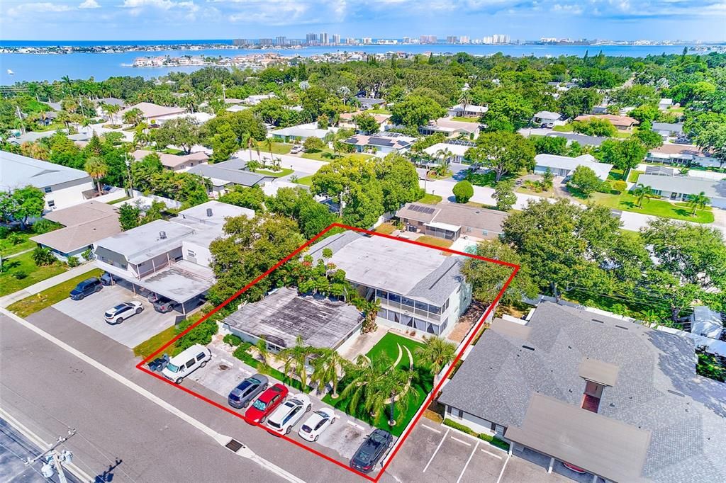 Active With Contract: $1,595 (2 beds, 1 baths, 840 Square Feet)