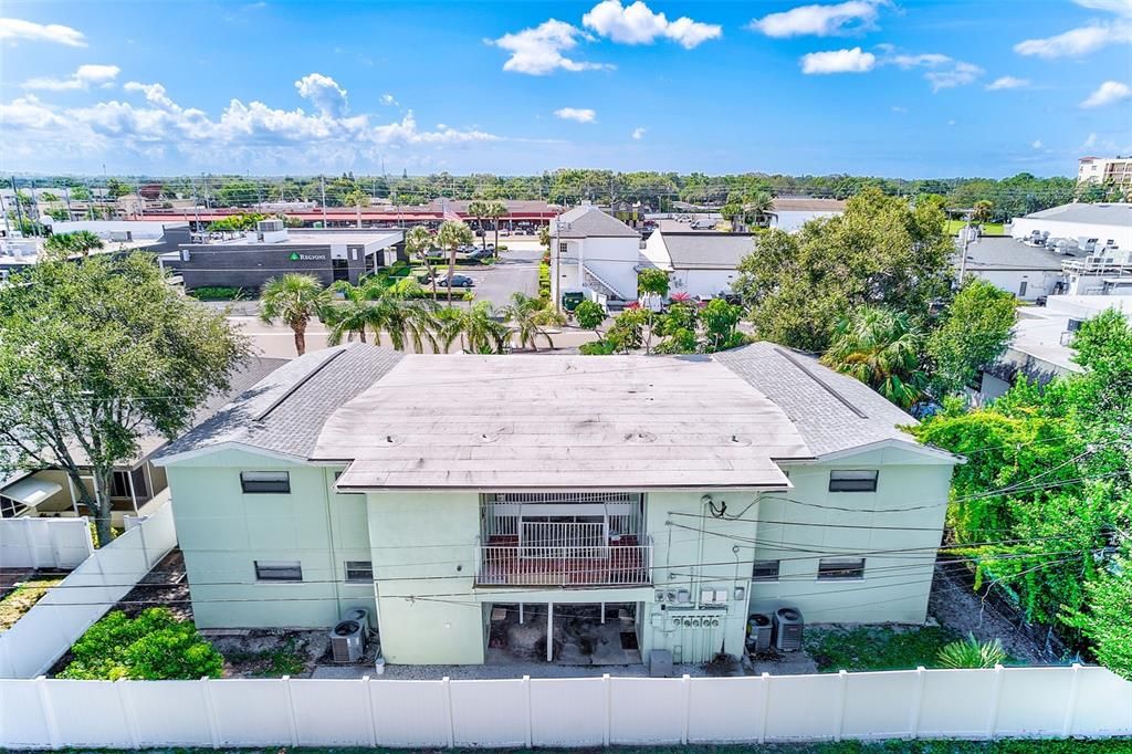 Active With Contract: $1,595 (2 beds, 1 baths, 840 Square Feet)